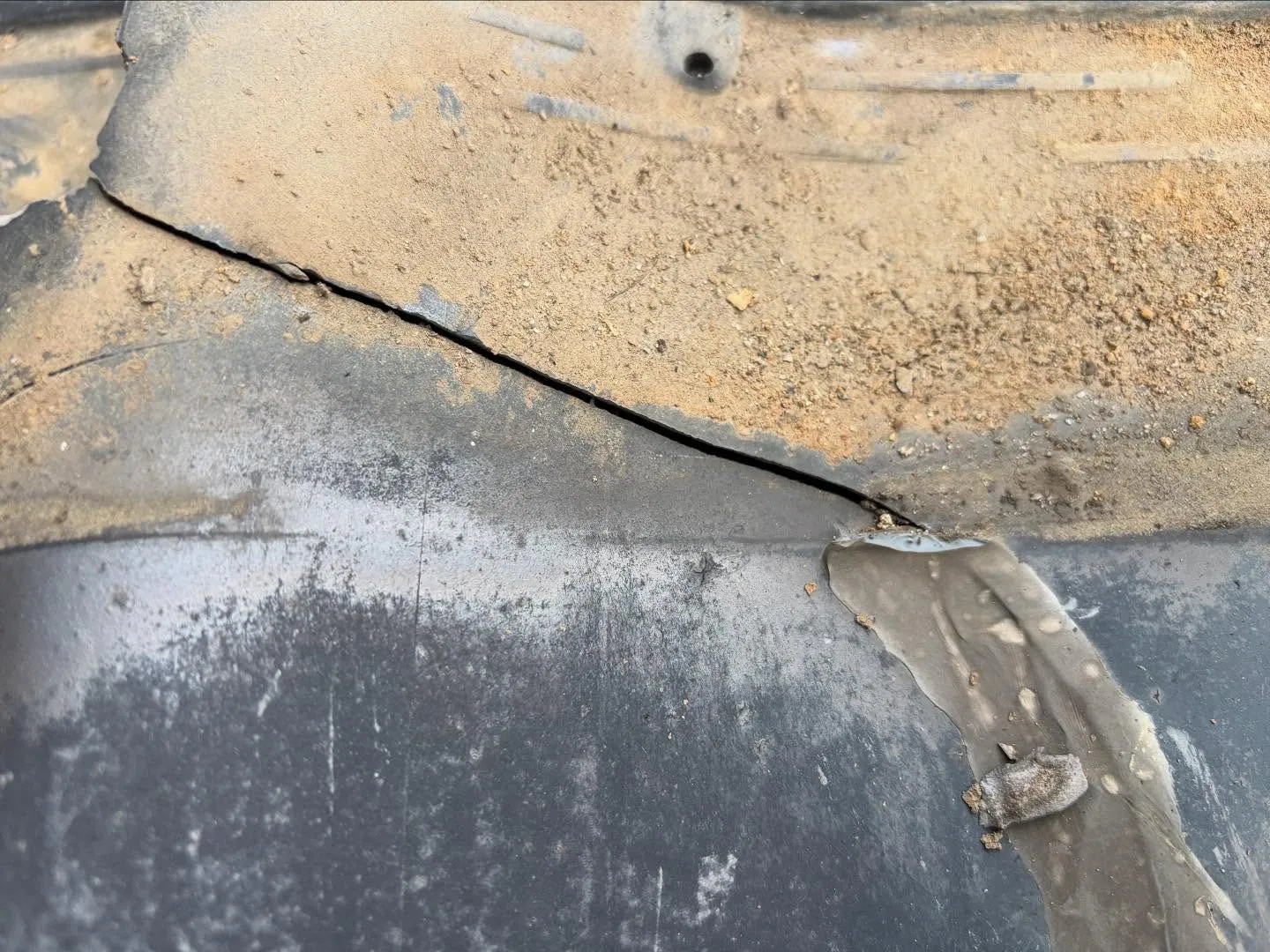 家にとっての雨漏りは💧人に例えれば出血状態🩸😨。