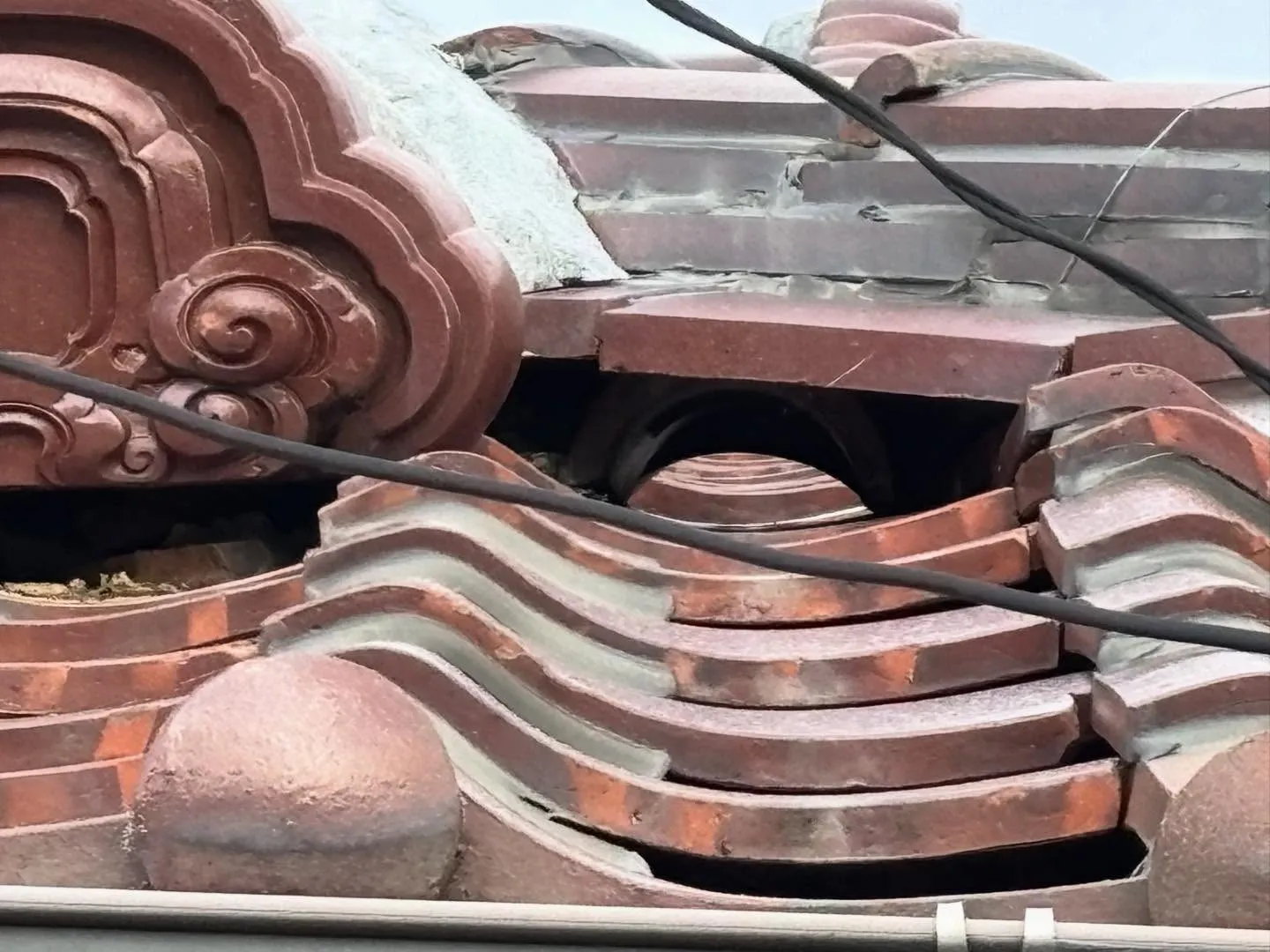 この「穴」を指摘する業者は、間違いなく素人です😠