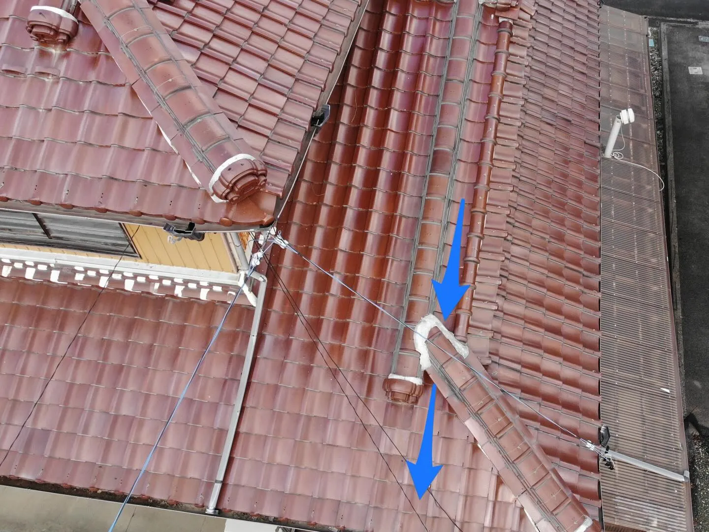 この「穴」を指摘する業者は、間違いなく素人です😠